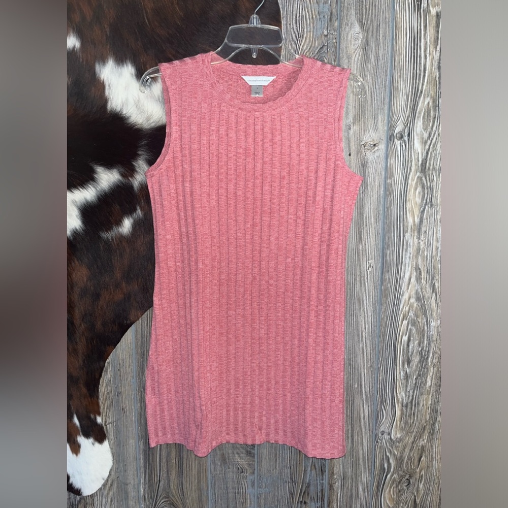 Christopher & Banks size small salmon pink color ribbed crew neck tank sweater